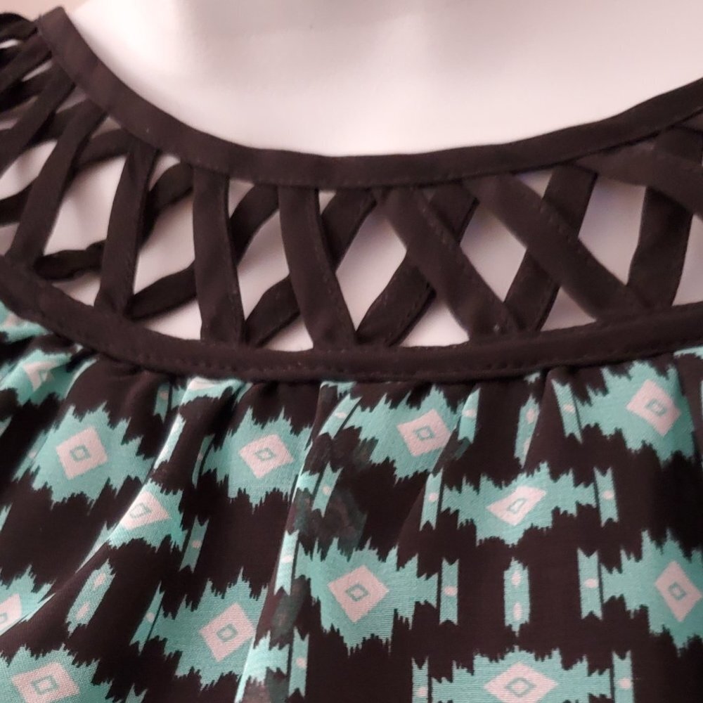Seguin Heart Women medium 3/4 long sleeves 100% polyester. - Picture 7 of 15